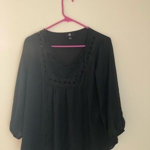Pretty black casual/dressy Fall/Spring blouse.